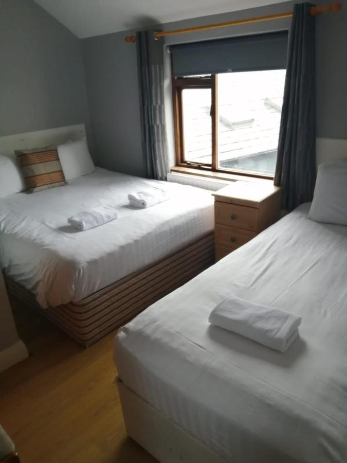 An File Economy Rooms Westport Eksteriør bilde