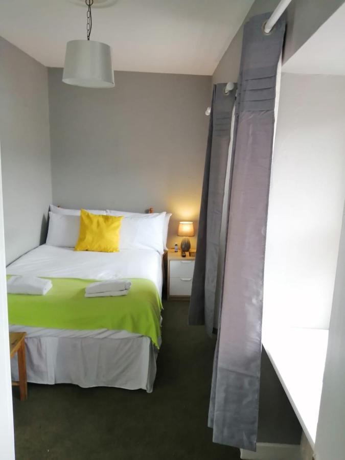 An File Economy Rooms Westport Eksteriør bilde