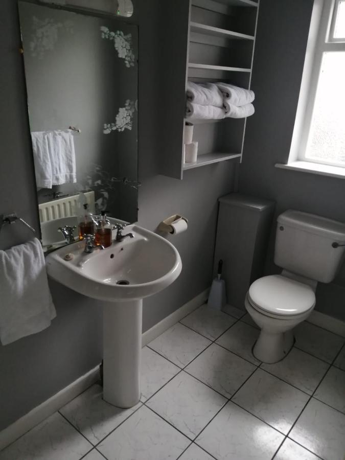 An File Economy Rooms Westport Eksteriør bilde